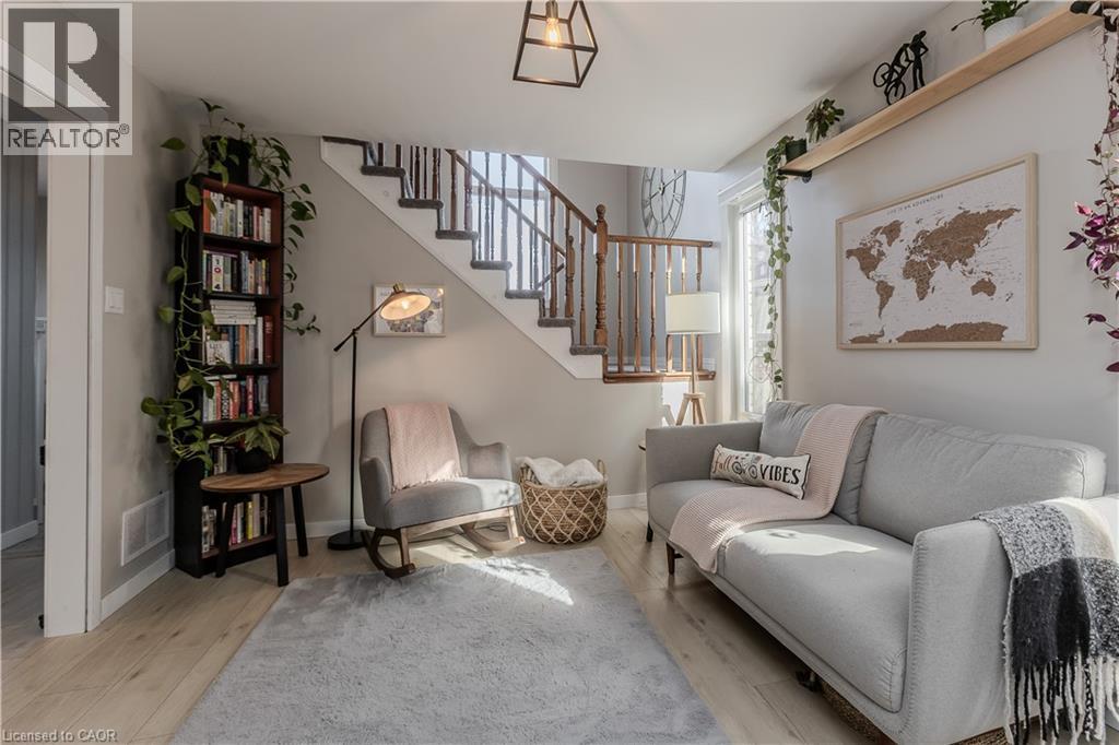 347 Delancey Boulevard, Hamilton, Ontario  L9B 2B4 - Photo 8 - 40787305