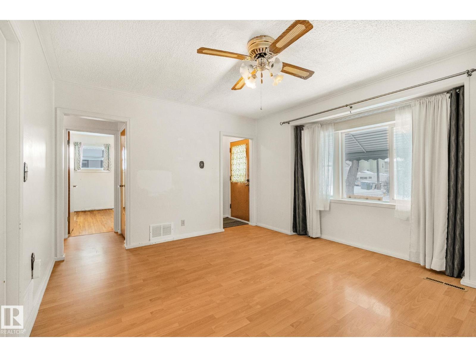 11819 59 St Nw, Edmonton, Alberta  T5W 3X8 - Photo 4 - E4467236