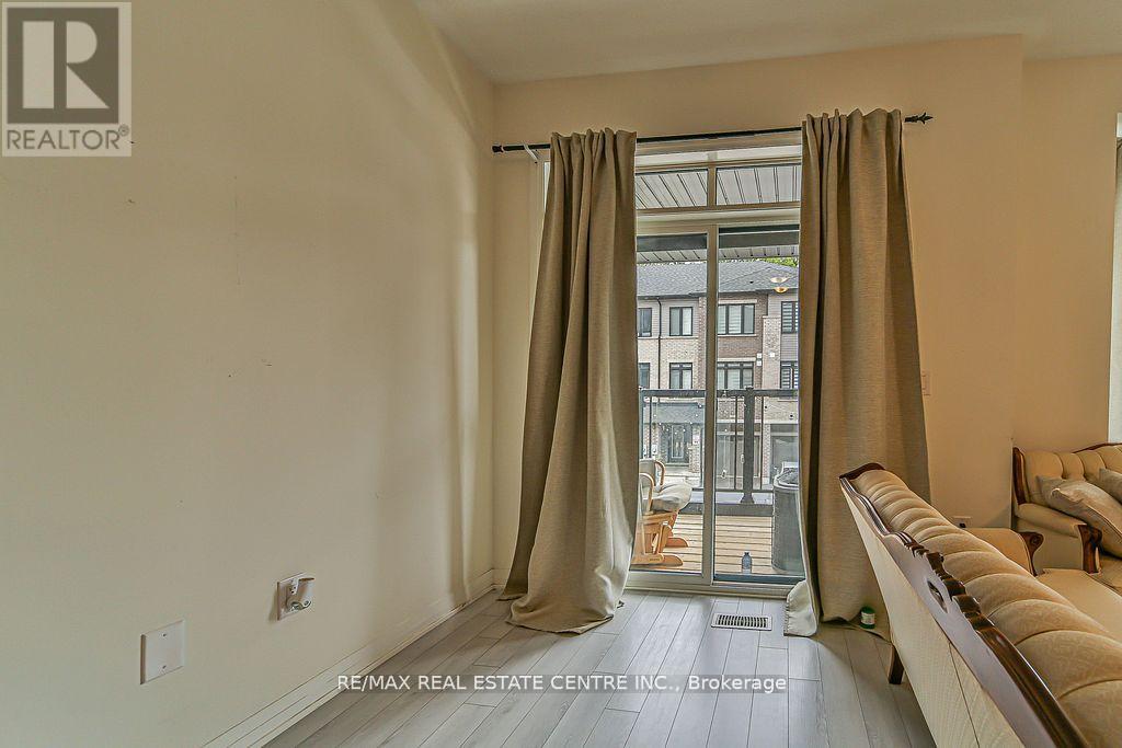 902 - 585 Colborne Street E, Brantford, Ontario N3S 0K4 - Photo 12 - X12594464