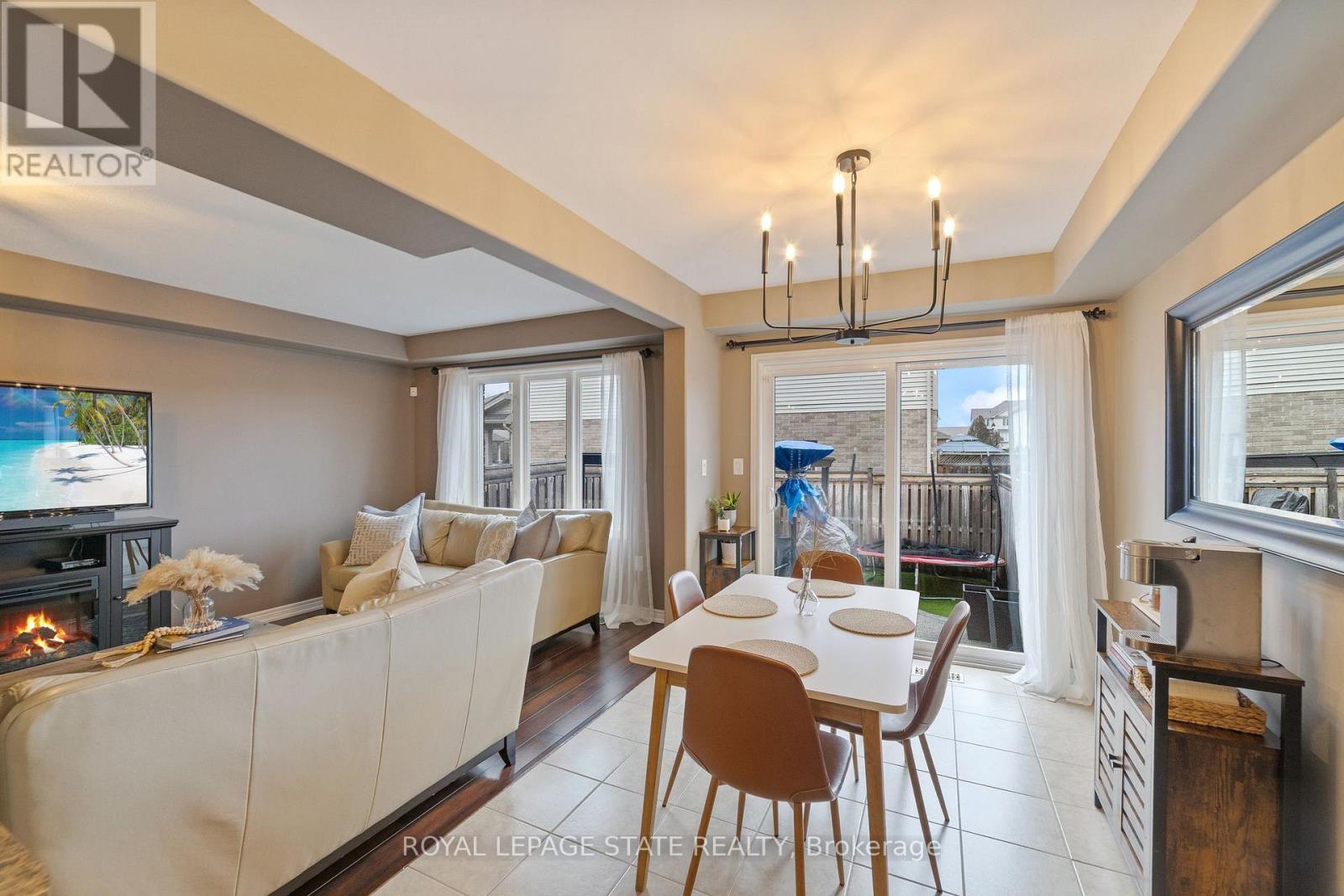 51 Cedar Street, Grimsby, Ontario L3M 0B7 - Photo 12 - X12594476