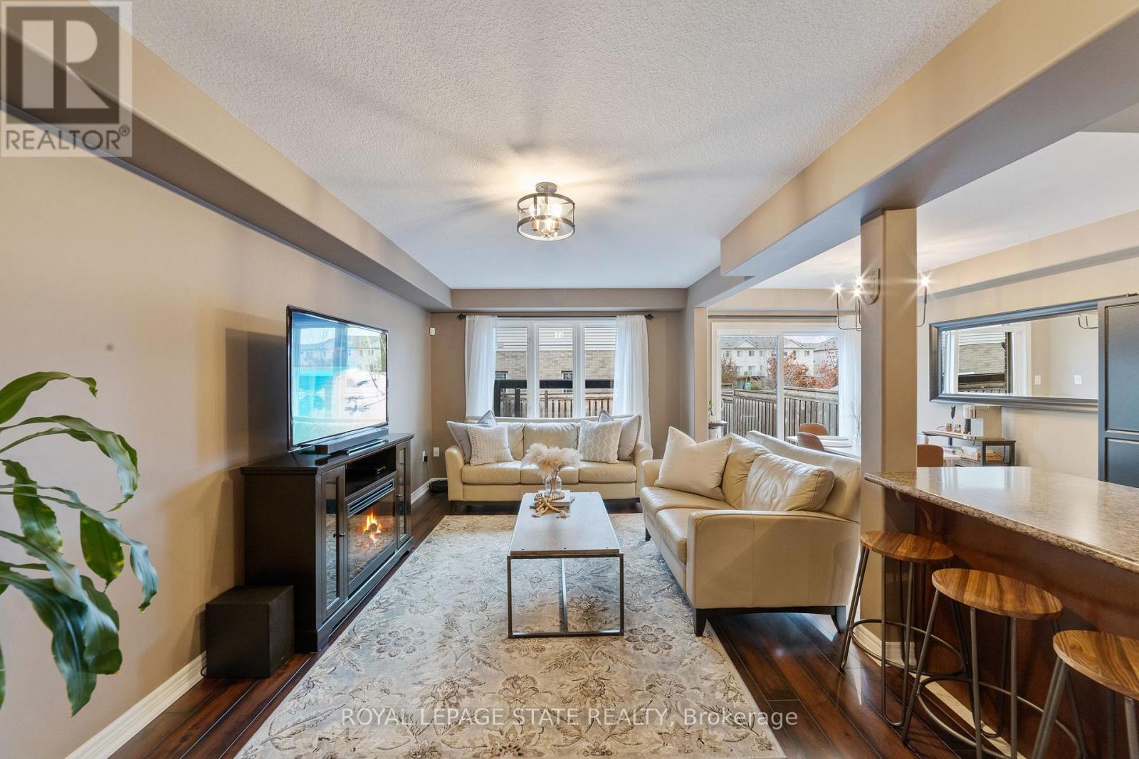 51 Cedar Street, Grimsby, Ontario L3M 0B7 - Photo 7 - X12594476