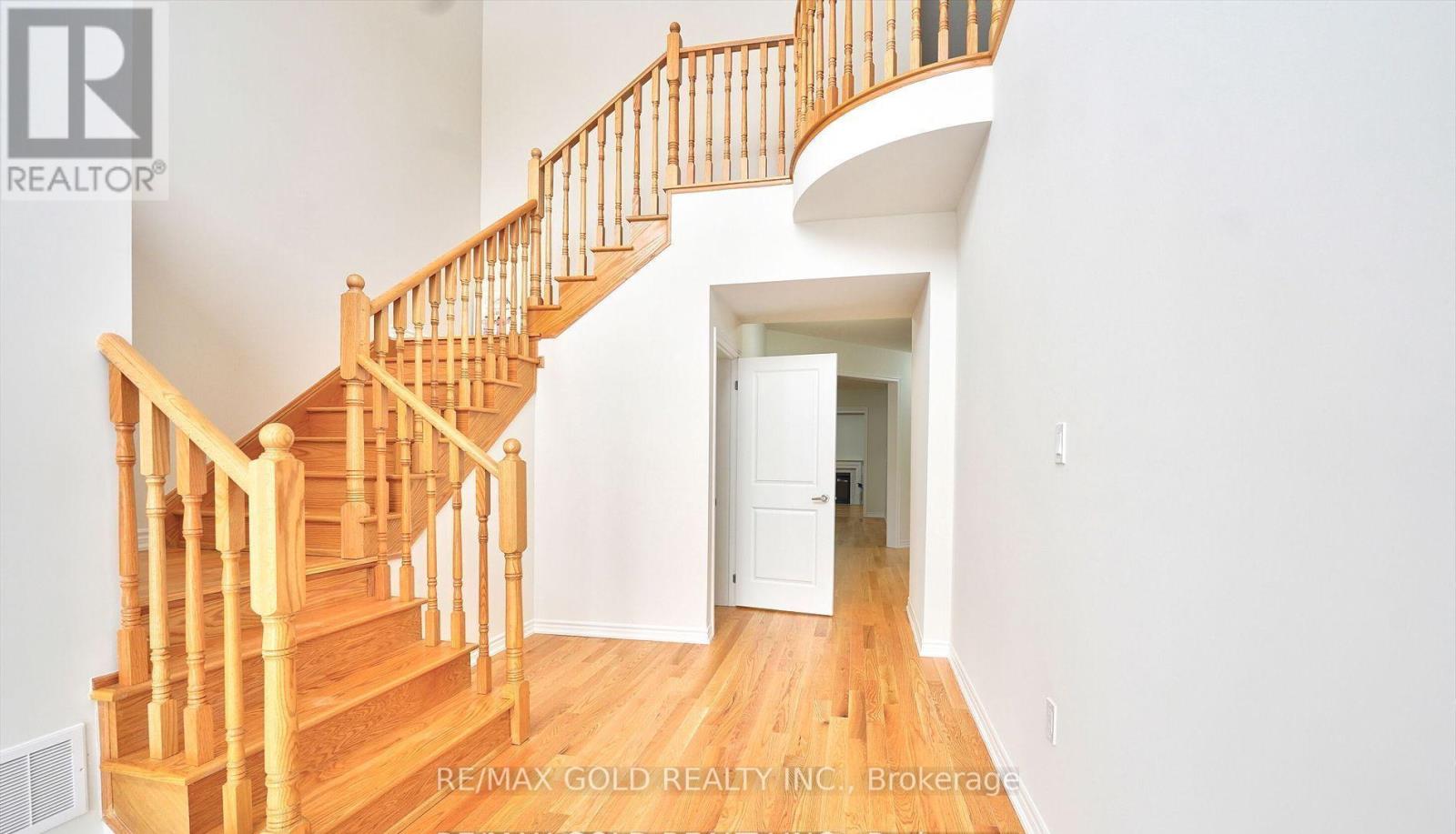 33 Gilham Way, Brant, Ontario N0E 1N0 - Photo 5 - X12594518