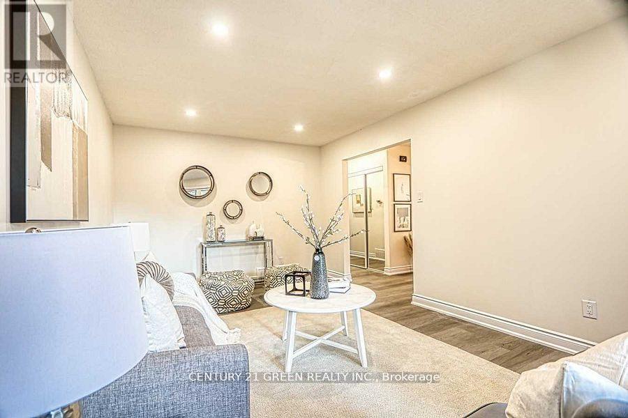 164 Gardiner Drive, Hamilton, Ontario L9C 6N4 - Photo 6 - X12594548