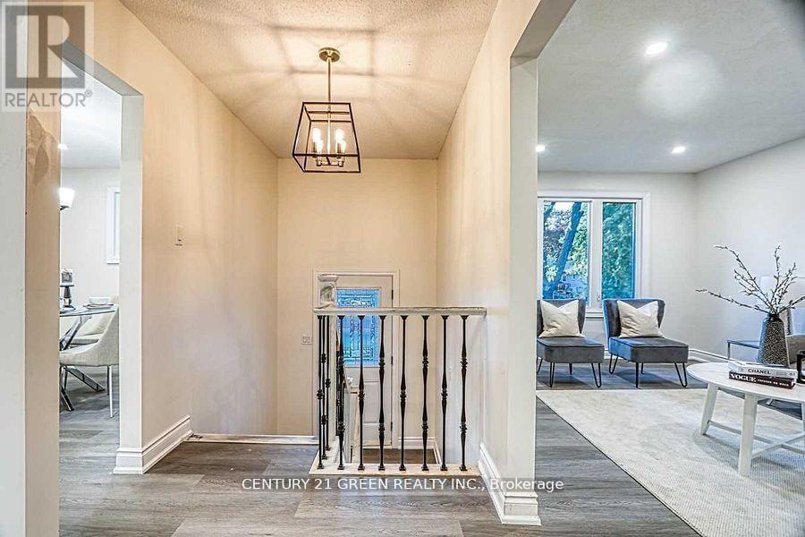 164 Gardiner Drive, Hamilton, Ontario L9C 6N4 - Photo 7 - X12594548