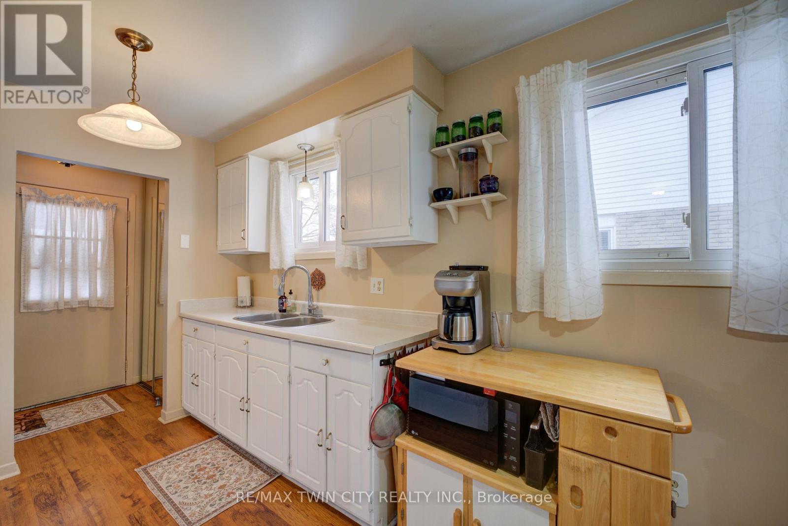 9 Max Webster Road, Brantford, Ontario N3P 1G5 - Photo 10 - X12594562