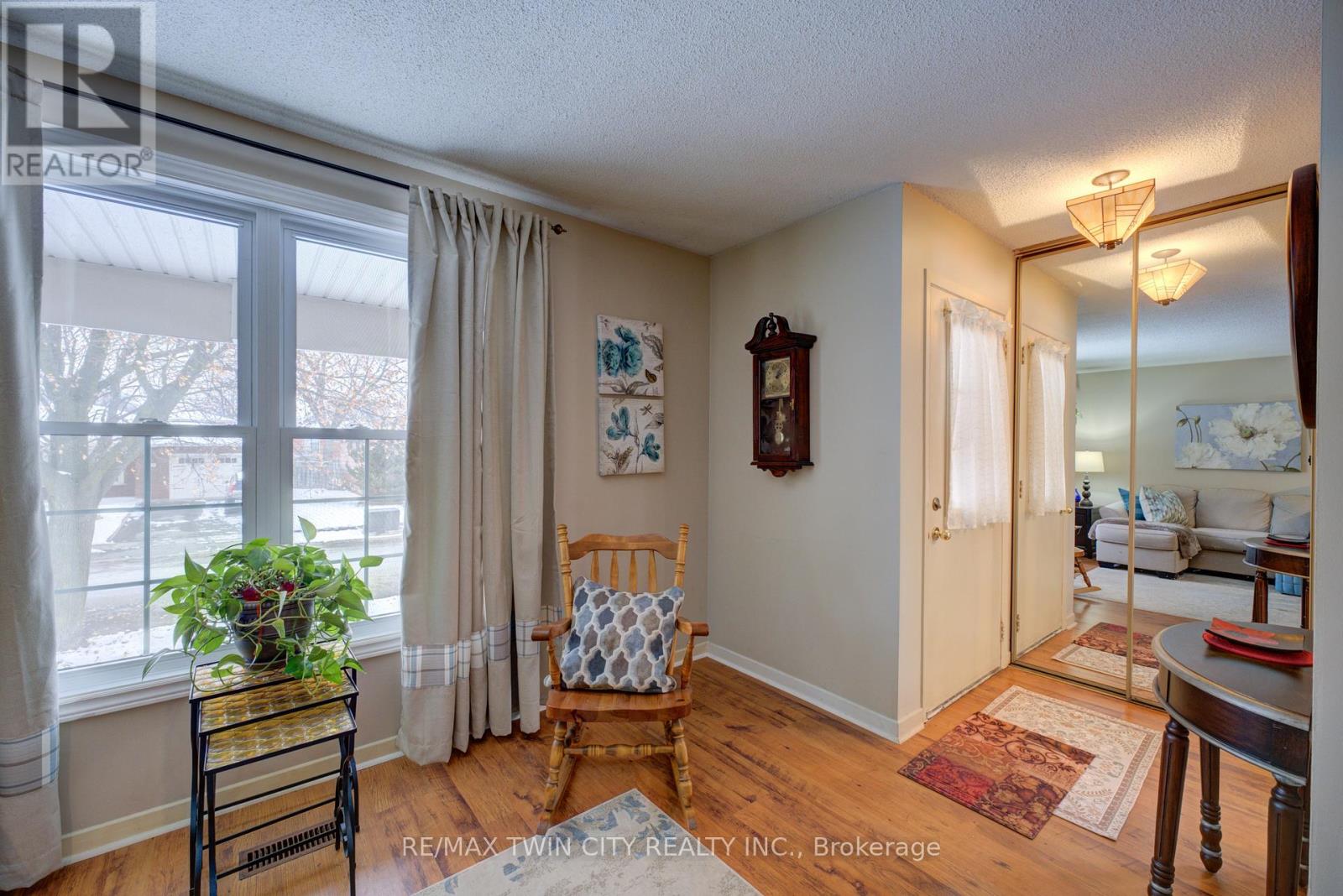 9 Max Webster Road, Brantford, Ontario N3P 1G5 - Photo 3 - X12594562