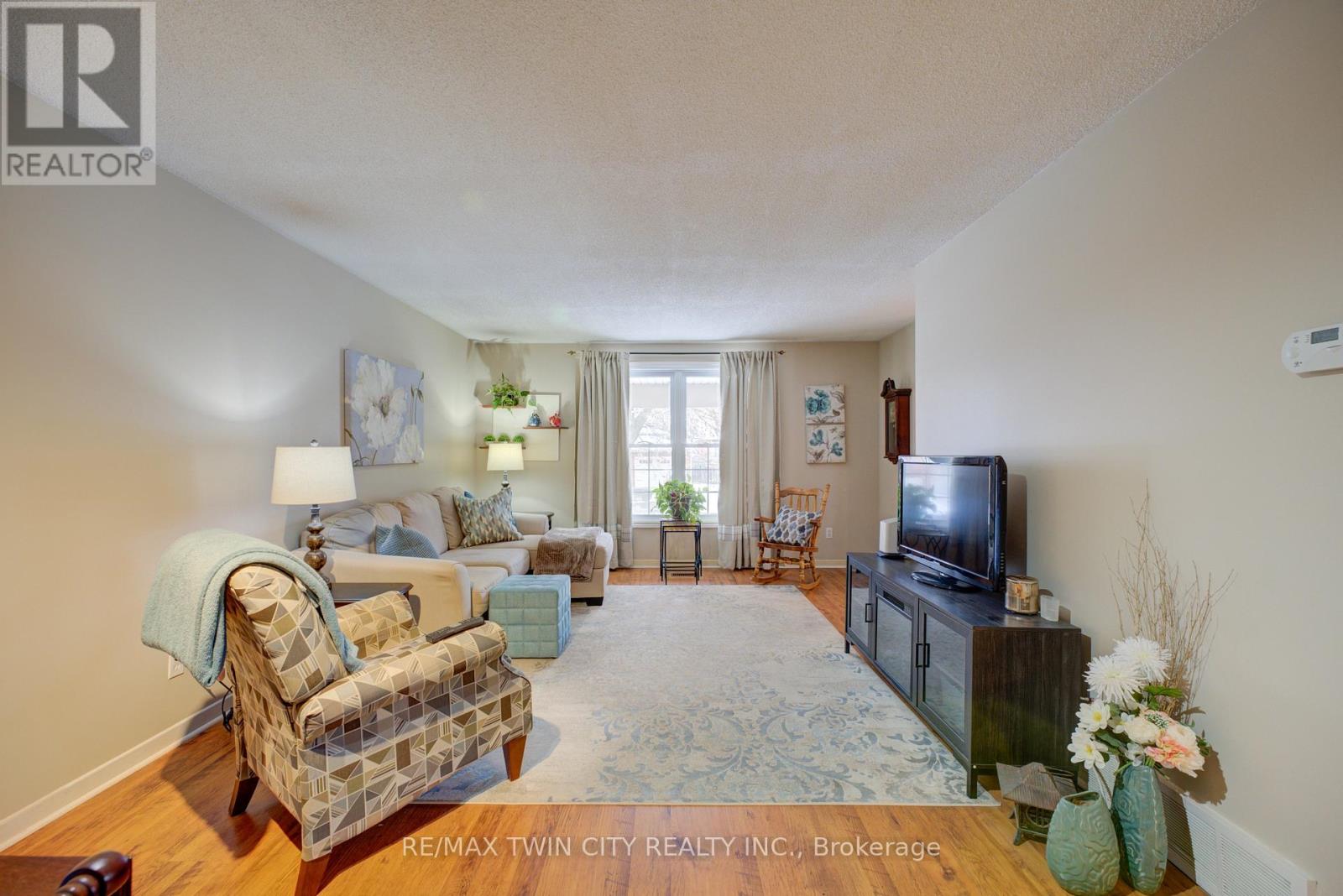 9 Max Webster Road, Brantford, Ontario N3P 1G5 - Photo 8 - X12594562