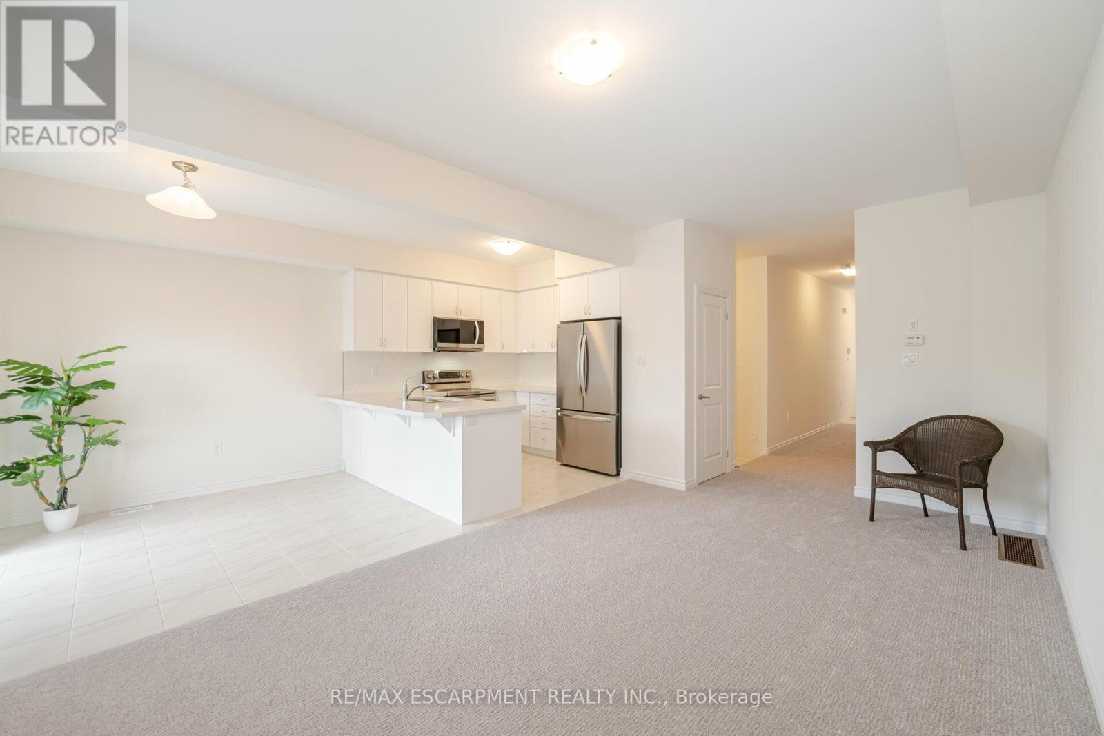 96 - 305 Garner Road W, Hamilton, Ontario L9G 3K9 - Photo 10 - X12594582