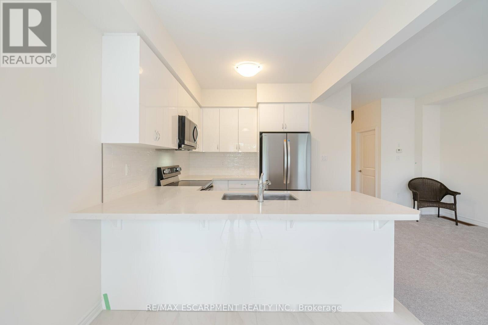 96 - 305 Garner Road W, Hamilton, Ontario L9G 3K9 - Photo 12 - X12594582