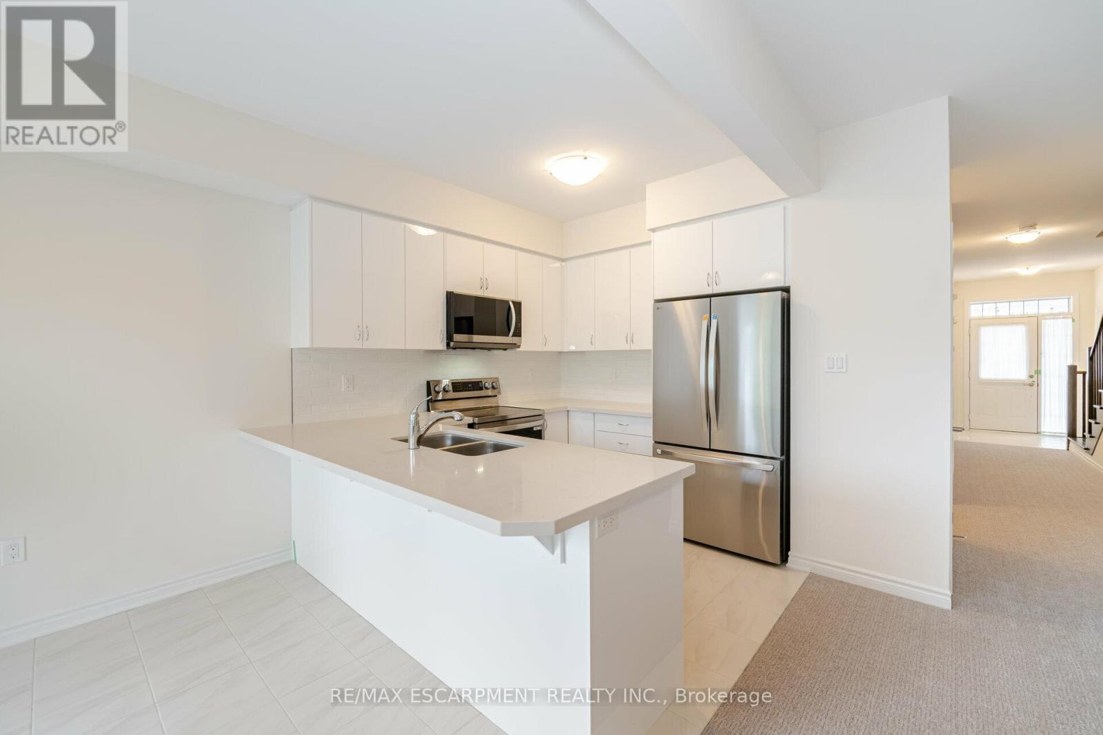 96 - 305 Garner Road W, Hamilton, Ontario L9G 3K9 - Photo 13 - X12594582