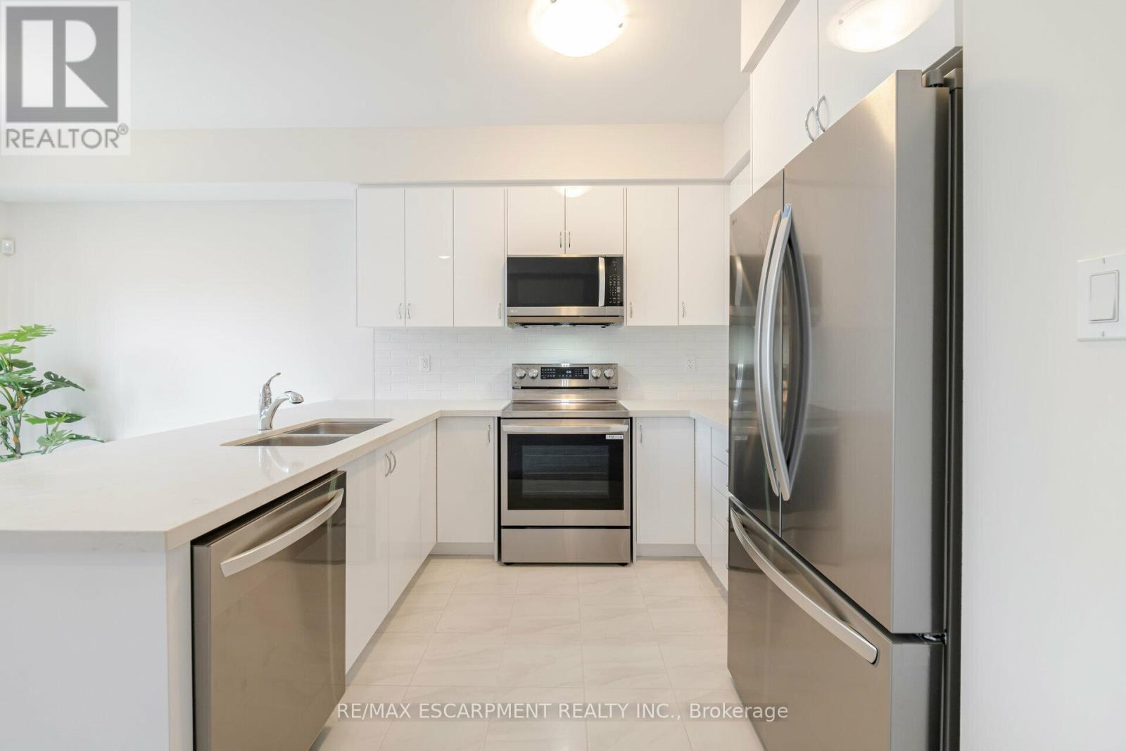 96 - 305 Garner Road W, Hamilton, Ontario L9G 3K9 - Photo 14 - X12594582