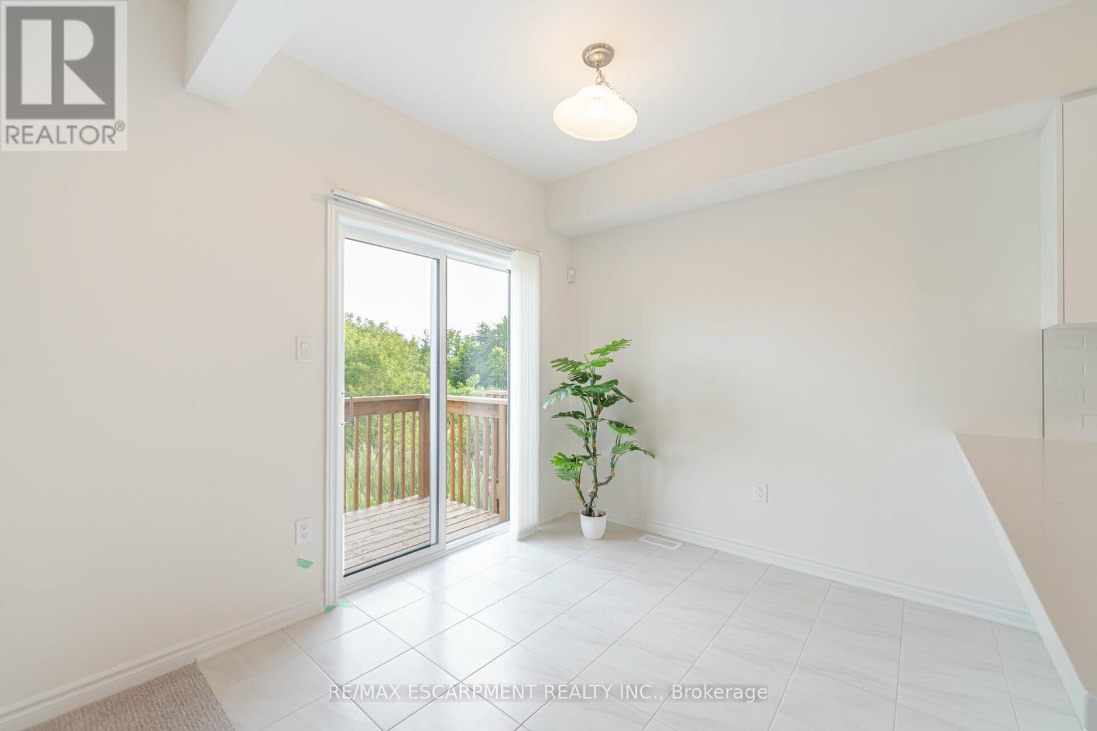 96 - 305 Garner Road W, Hamilton, Ontario L9G 3K9 - Photo 17 - X12594582