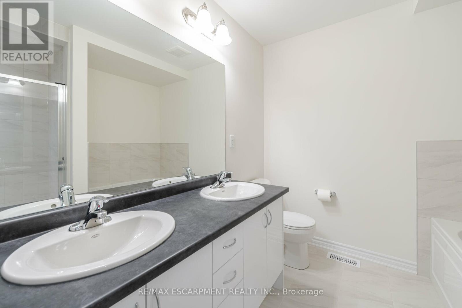 96 - 305 Garner Road W, Hamilton, Ontario L9G 3K9 - Photo 29 - X12594582