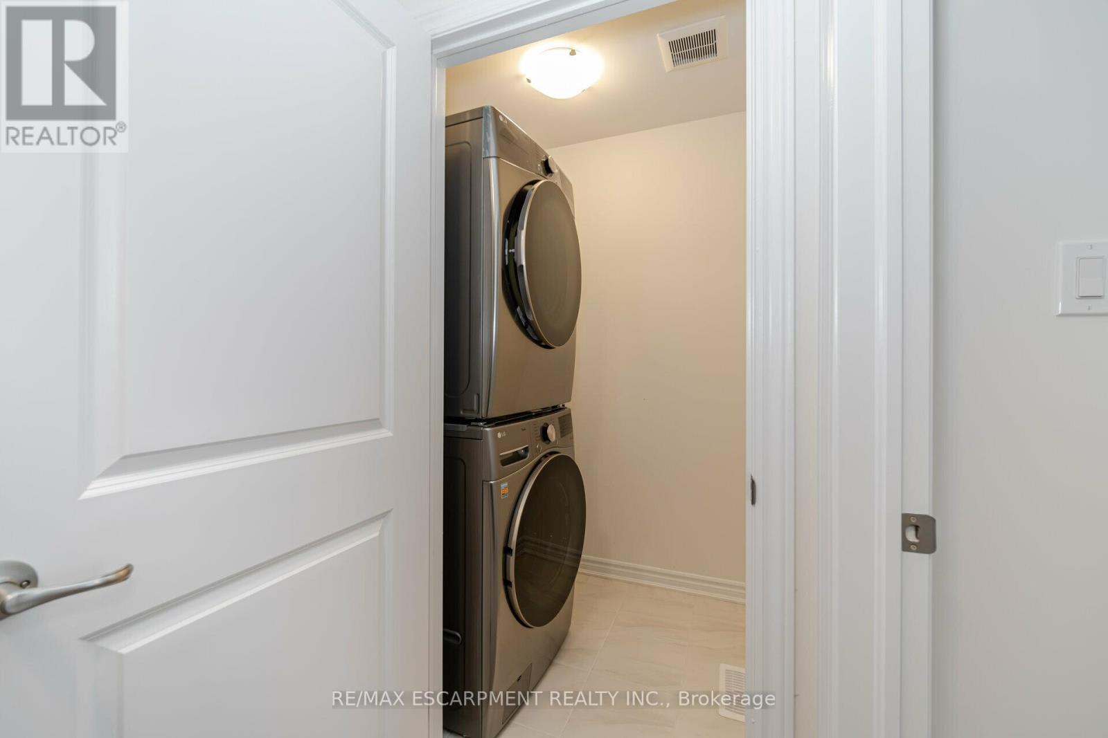 96 - 305 Garner Road W, Hamilton, Ontario L9G 3K9 - Photo 37 - X12594582