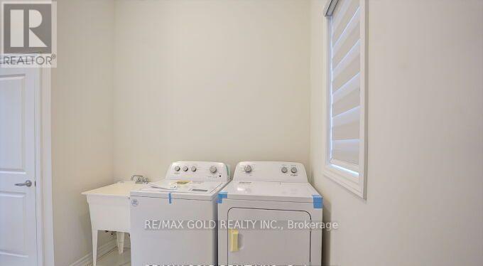 33 Gilham Way, Brant, Ontario N0E 1N0 - Photo 13 - X12594600