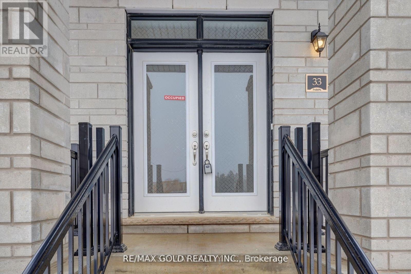 33 Gilham Way, Brant, Ontario N0E 1N0 - Photo 2 - X12594600