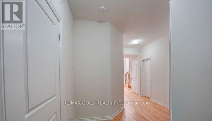 33 Gilham Way, Brant, Ontario N0E 1N0 - Photo 26 - X12594600