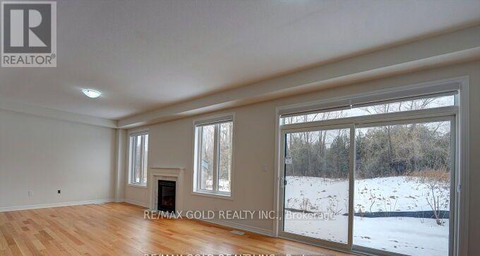 33 Gilham Way, Brant, Ontario N0E 1N0 - Photo 5 - X12594600