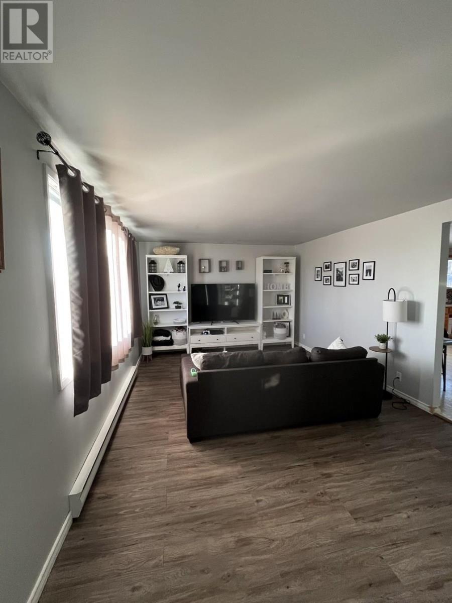 225 Bayview St, Schreiber, Ontario P0T 2S0 - Photo 10 - TB253593