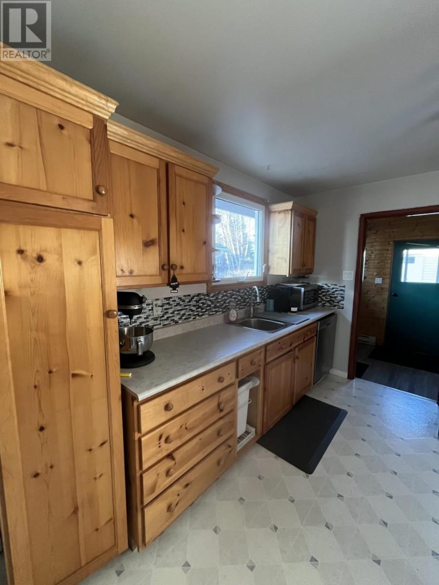 225 Bayview St, Schreiber, Ontario P0T 2S0 - Photo 5 - TB253593