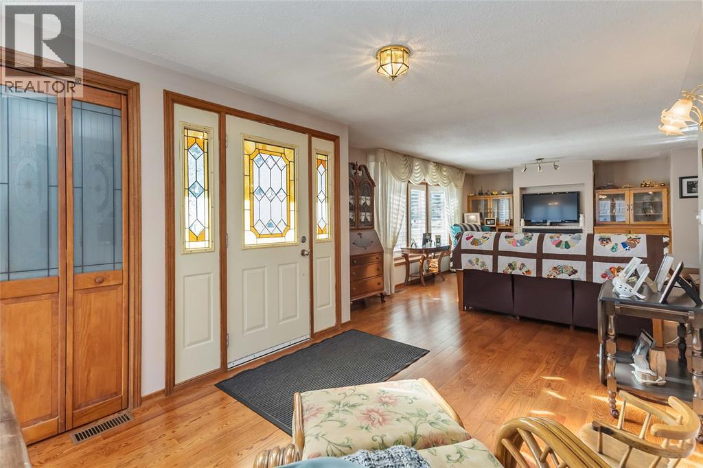 7884 Birnam Line, Warwick-Watford, Ontario N0M 1B0 - Photo 5 - 25028726