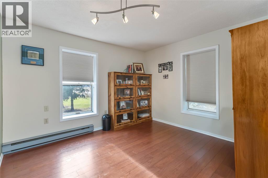 7884 Birnam Line, Warwick-Watford, Ontario N0M 1B0 - Photo 34 - 25028726