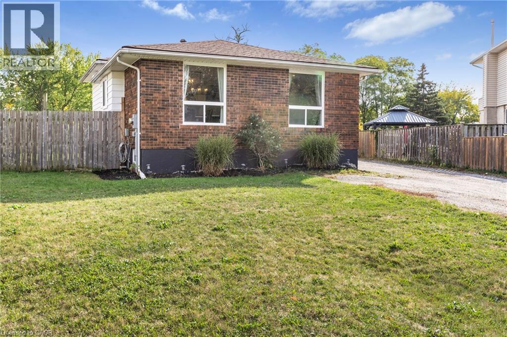 16 Roxborough Court, St. Catharines, Ontario  L2M 6E3 - Photo 3 - 40772856