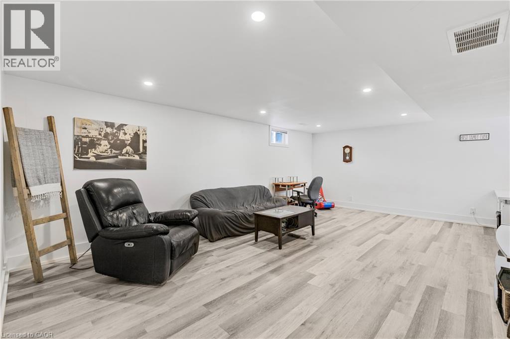 16 Roxborough Court, St. Catharines, Ontario  L2M 6E3 - Photo 35 - 40772856