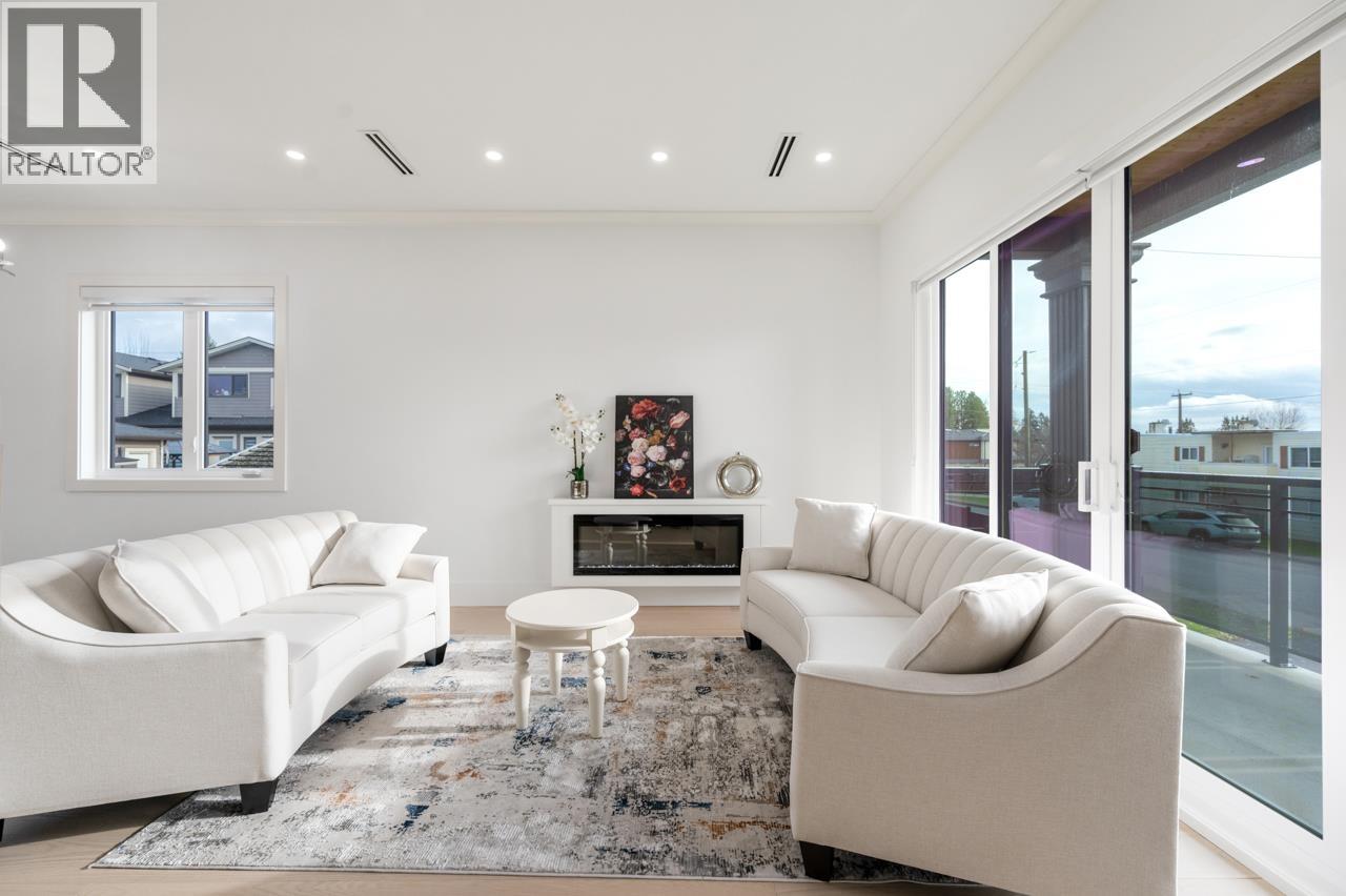 2 6691 Winch Street, Burnaby, British Columbia  V5B 2L5 - Photo 5 - R3069950