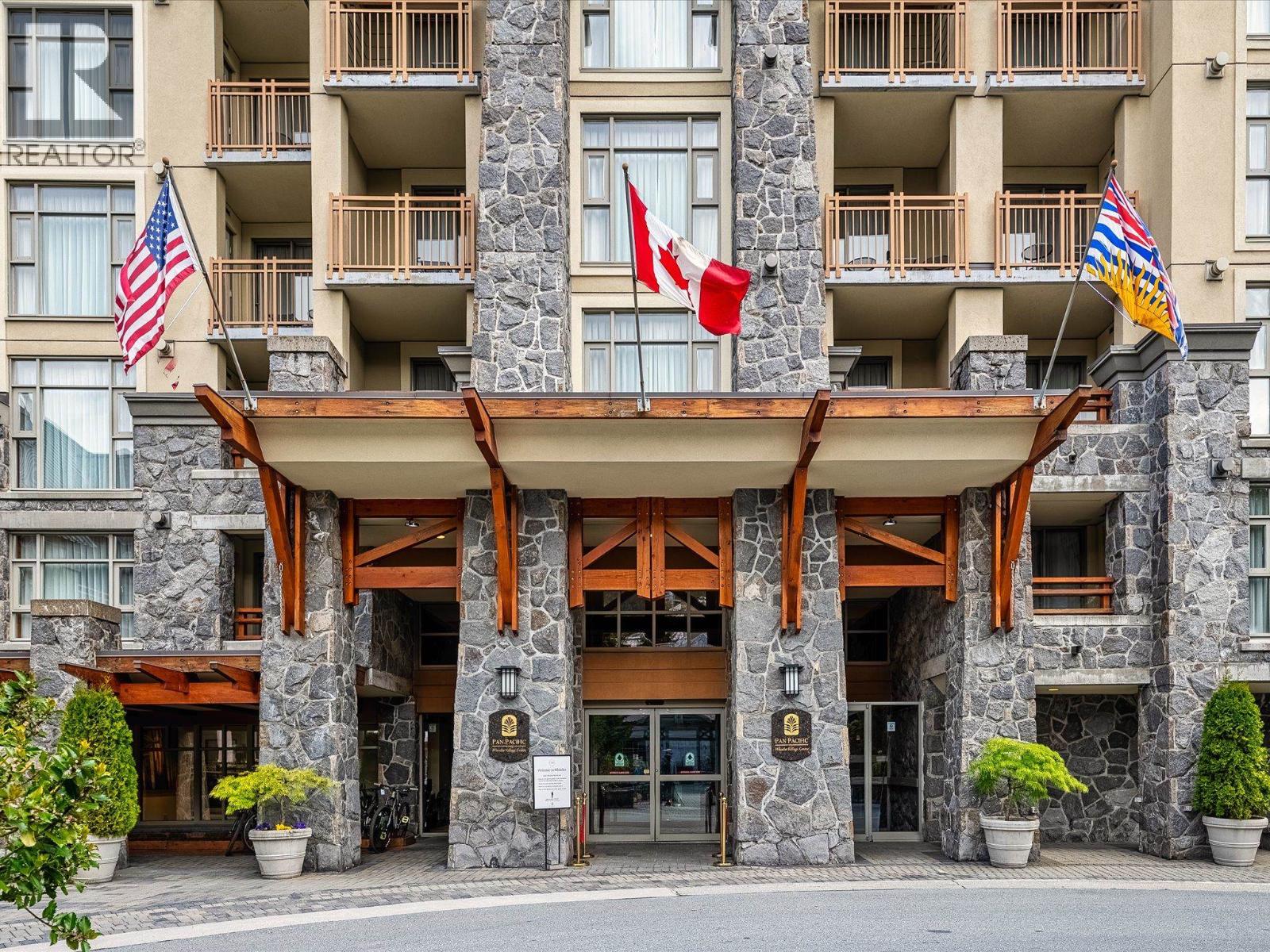 3303 4299 Blackcomb Way, Whistler, British Columbia  V8E 0X3 - Photo 2 - R3071480