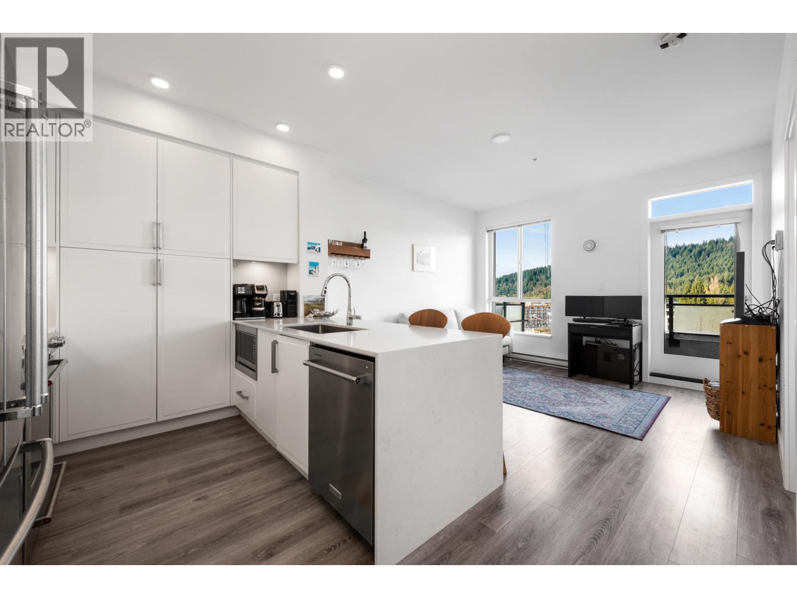 609 700 Clarke Road, Coquitlam, British Columbia  V3J 0K5 - Photo 2 - R3071489