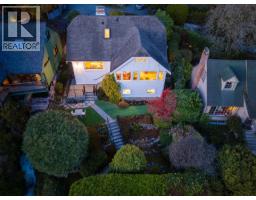 <div class="price">$2,050,000</div> 3260 Travers Avenue, West Vancouver<br><div style="margin-bottom:8px;"><small>Royal LePage Sussex</small></div><div class='bed_bath'>4 Bed | 3 Bath</div>
