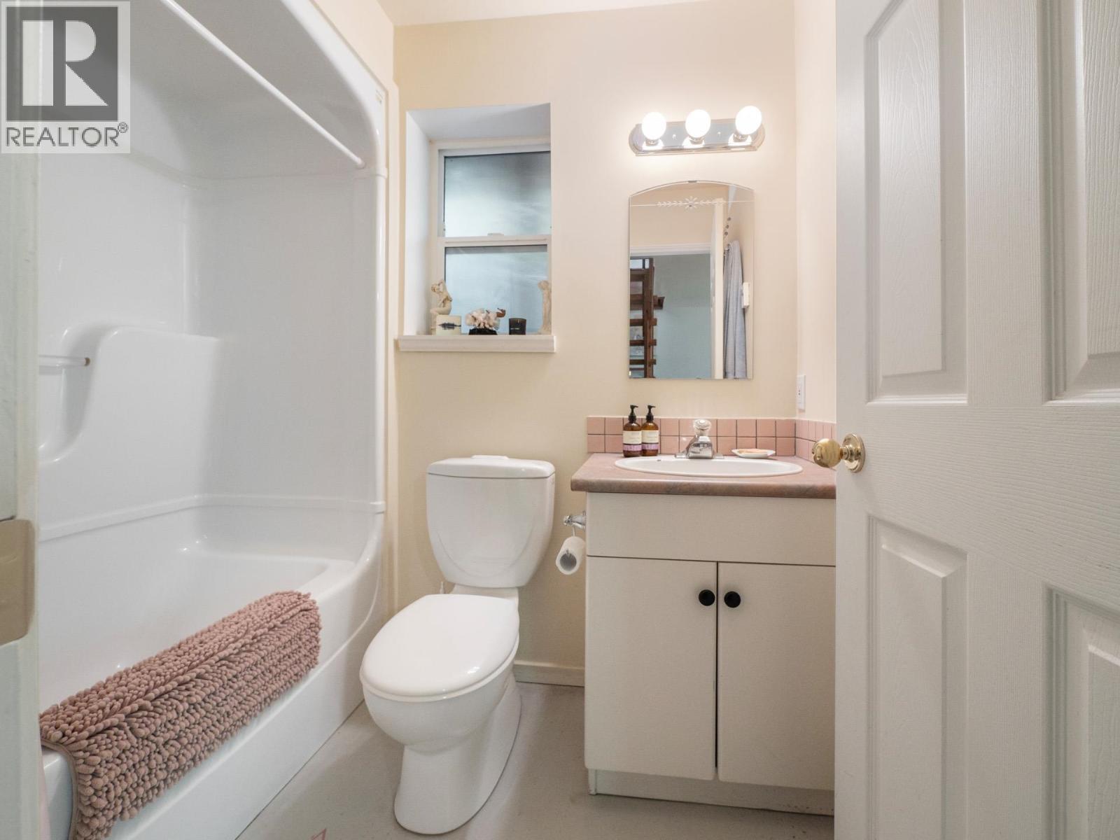 7027 Skana Crescent, Sechelt, British Columbia  V7Z 0C8 - Photo 16 - R3071486