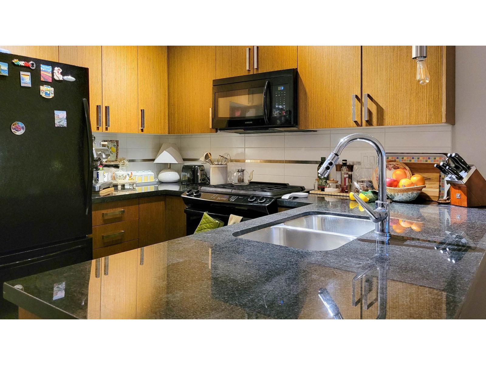 15988 26 Avenue, Surrey, British Columbia V3Z 5K3 - Photo 3 - R3071517