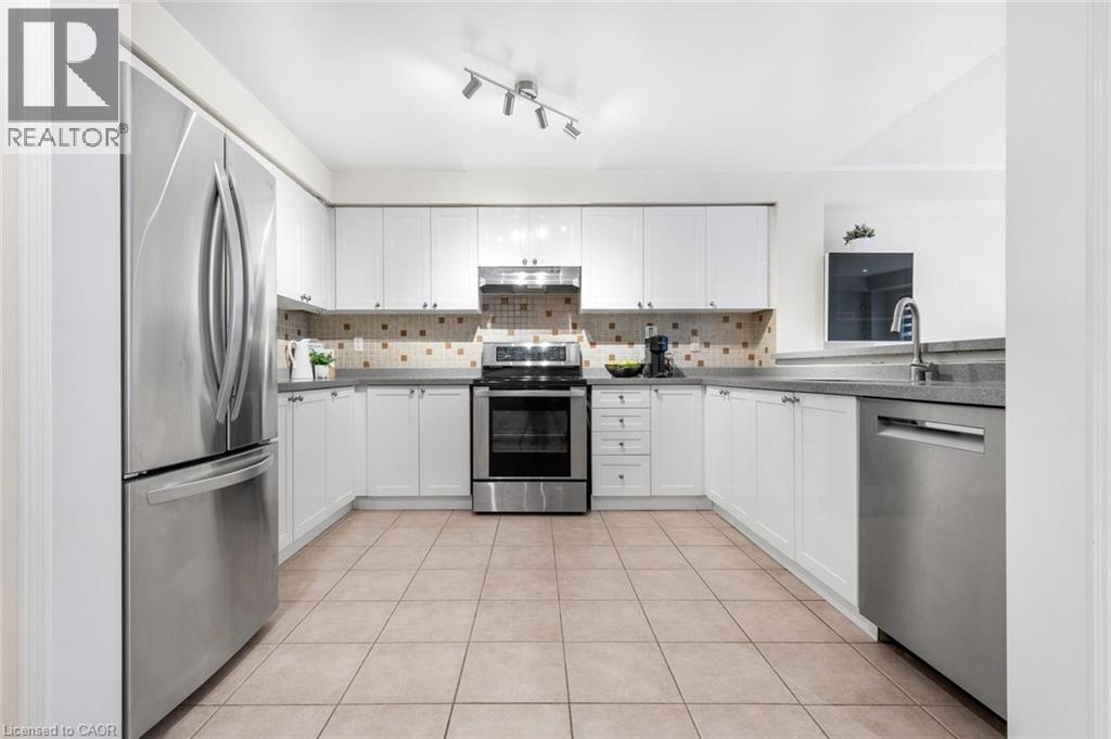 3962 Stardust Drive, Mississauga, Ontario  L5M 8A5 - Photo 9 - 40785843