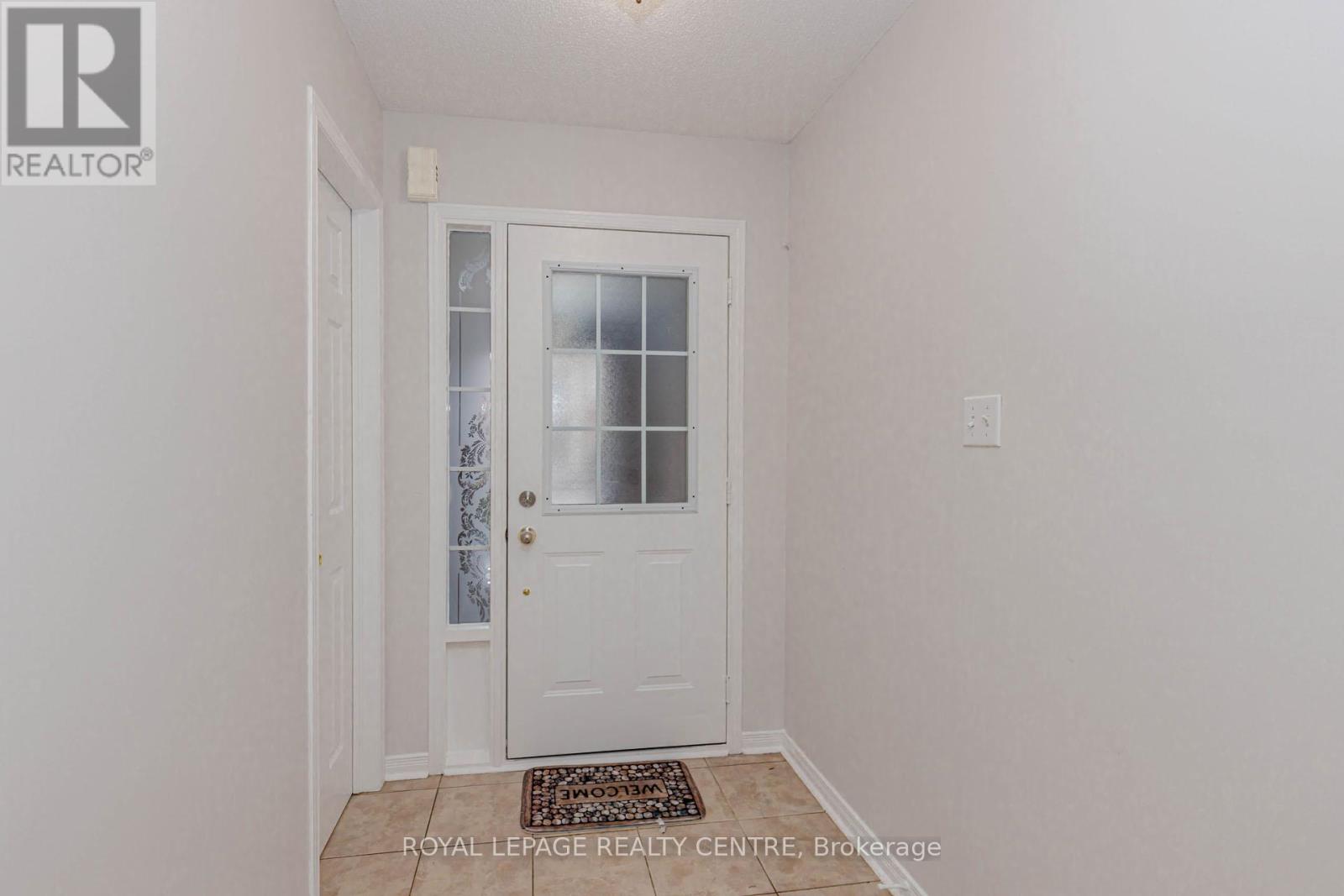 70 Charcoal Way, Brampton, Ontario L6Y 5R9 - Photo 4 - W12550574