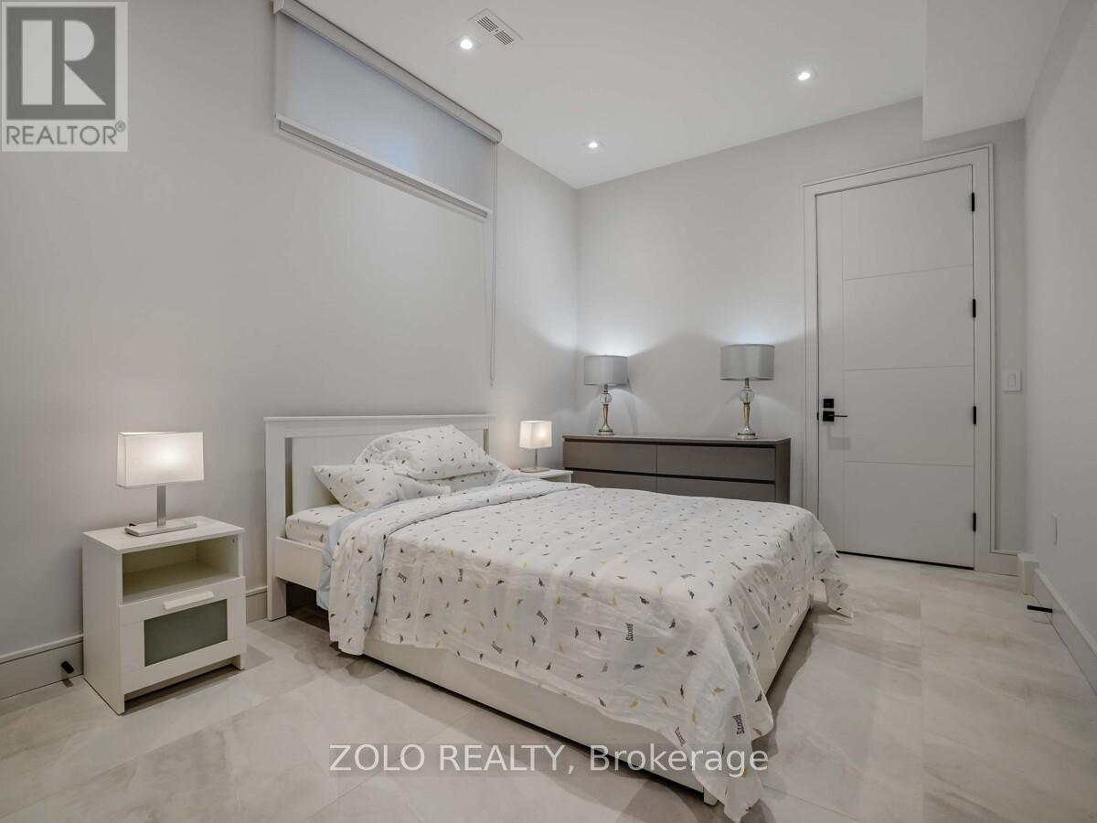 151 Dewbourne Avenue, Toronto, Ontario  M6C 1Z1 - Photo 27 - C12594690