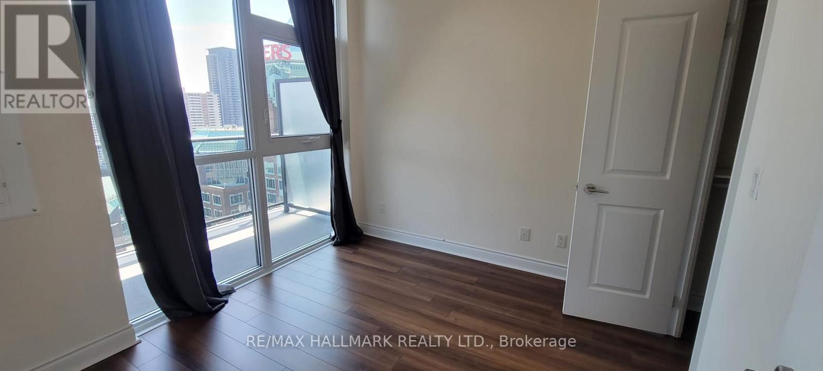 2301 - 28 Ted Rogers Way, Toronto, Ontario  M4Y 2J4 - Photo 9 - C12594712