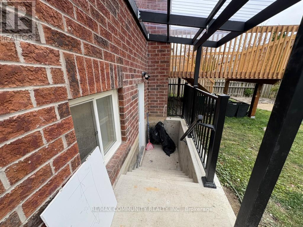 25 Freer Crescent, Ajax, Ontario  L1T 4N5 - Photo 3 - E12594688