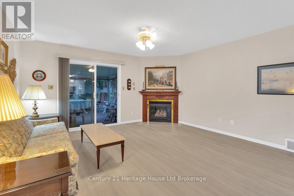 14 Mcdonald Court, Tillsonburg, Ontario N4G 5L8 - Photo 8 - X12594848