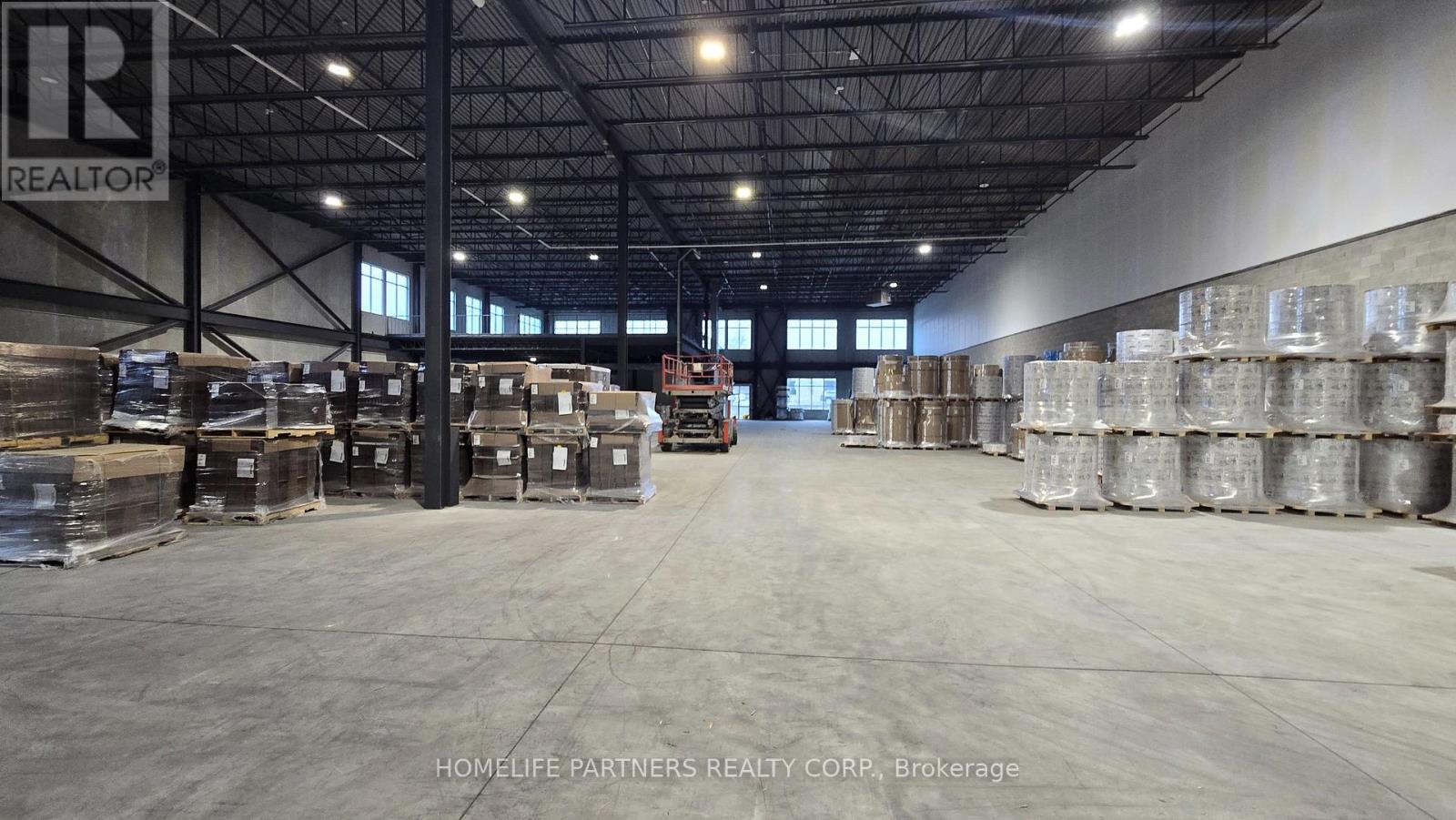 1 - 125 Engelhard Drive, Aurora, Ontario  L4G 3V1 - Photo 3 - N12594674