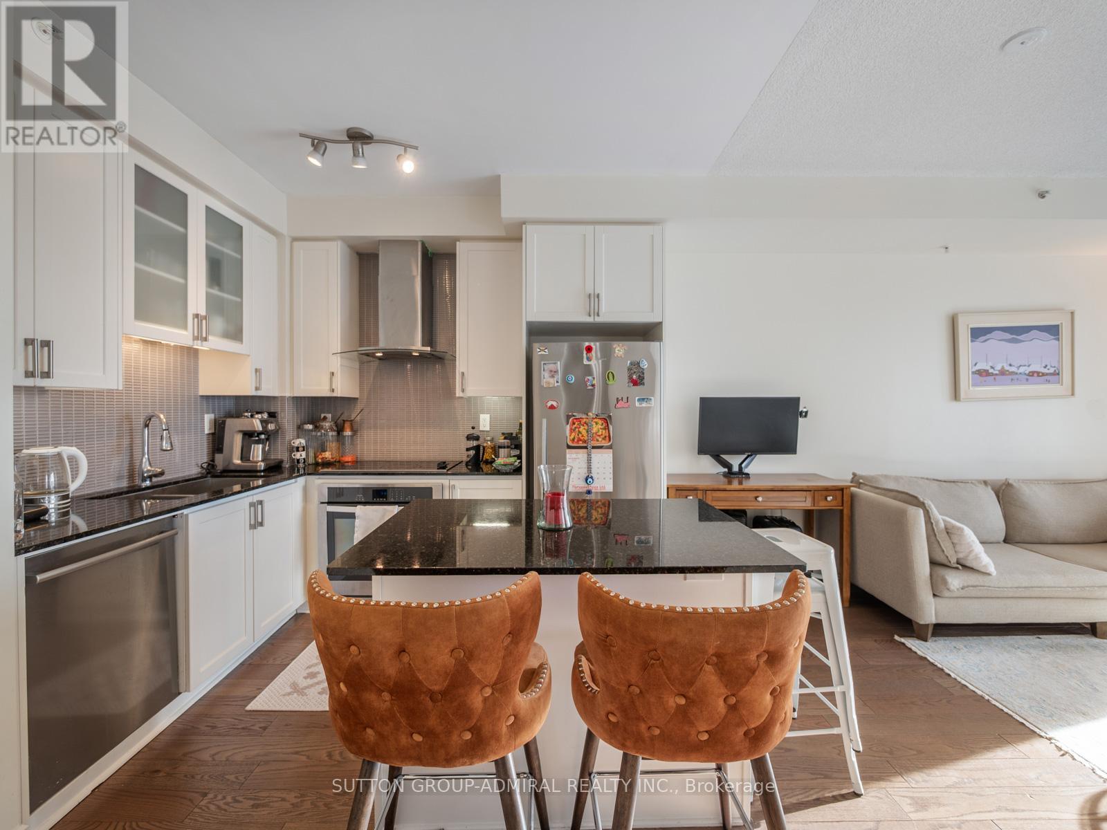 909a - 9088 Yonge Street, Richmond Hill, Ontario  L4C 0Y6 - Photo 3 - N12594696