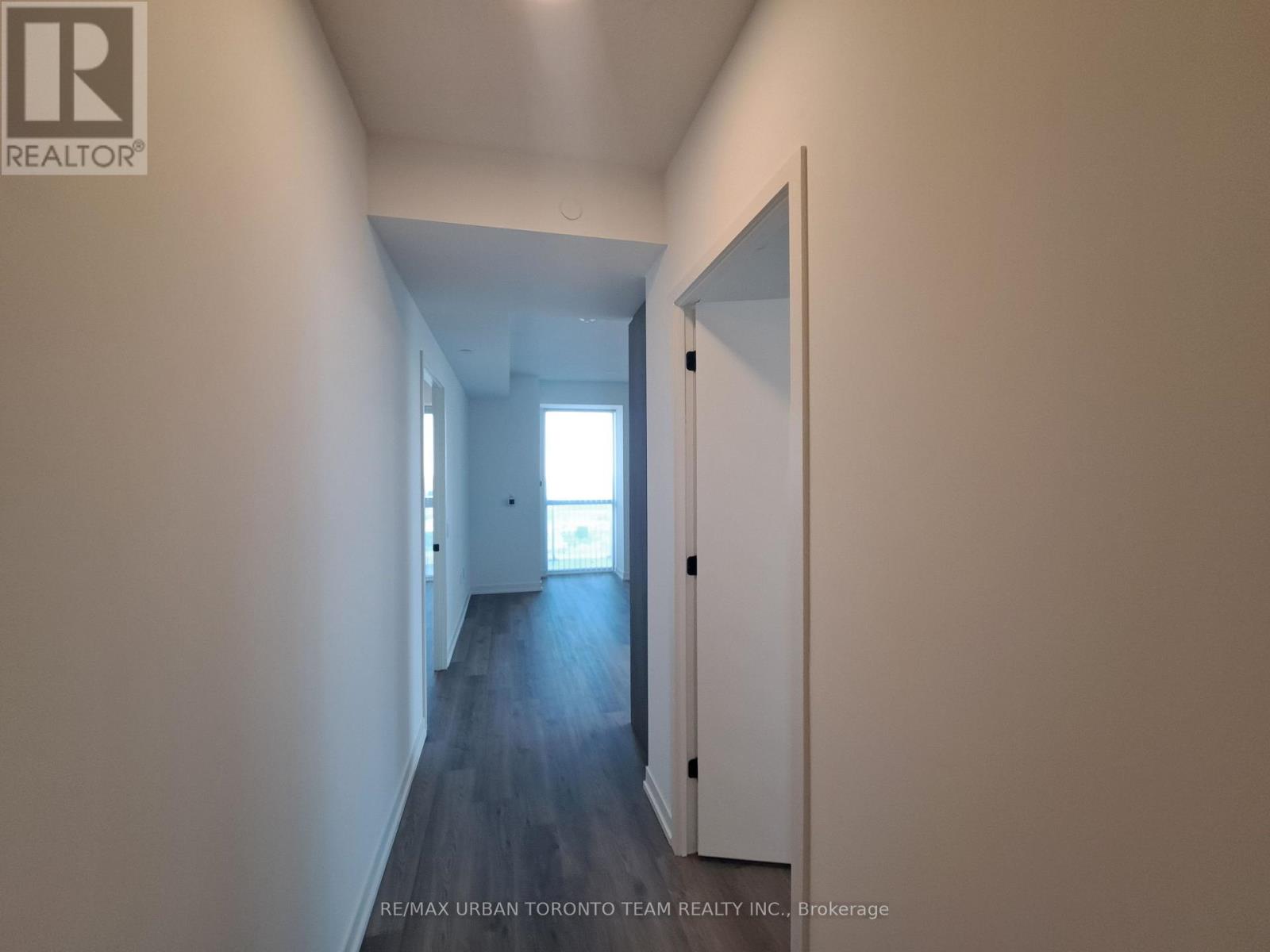 2112 - 8 Interchange Way, Vaughan, Ontario L4K 5Z7 - Photo 13 - N12594700