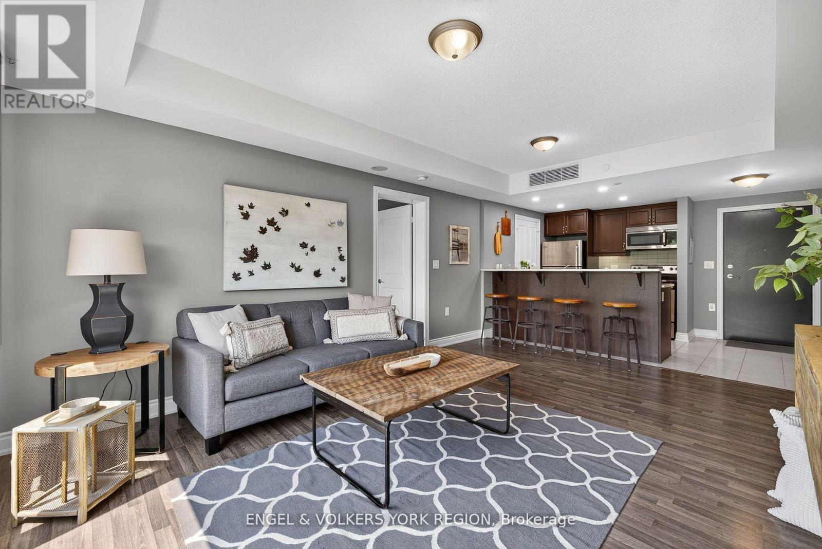 503 - 149 Church Street, King, Ontario  L0G 1T0 - Photo 2 - N12594706