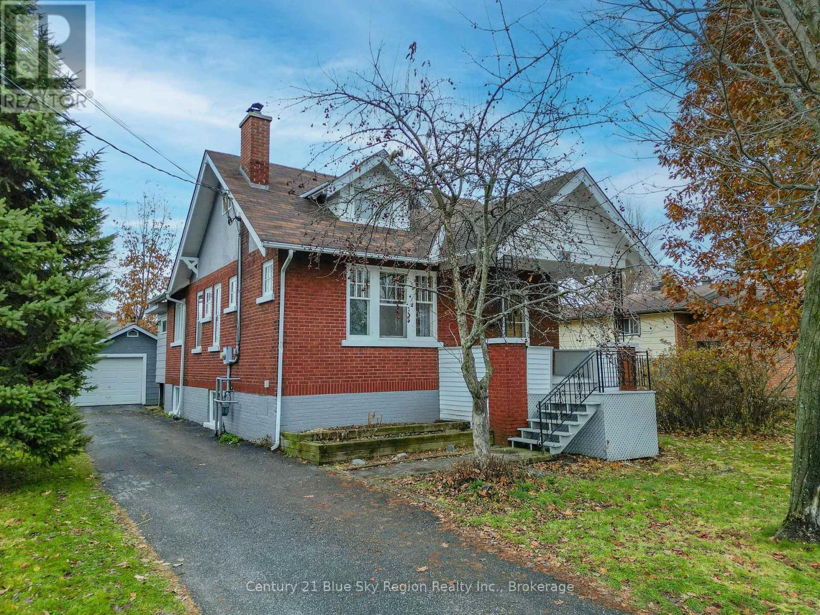 12 ROWE AVENUE, North Bay, Ontario