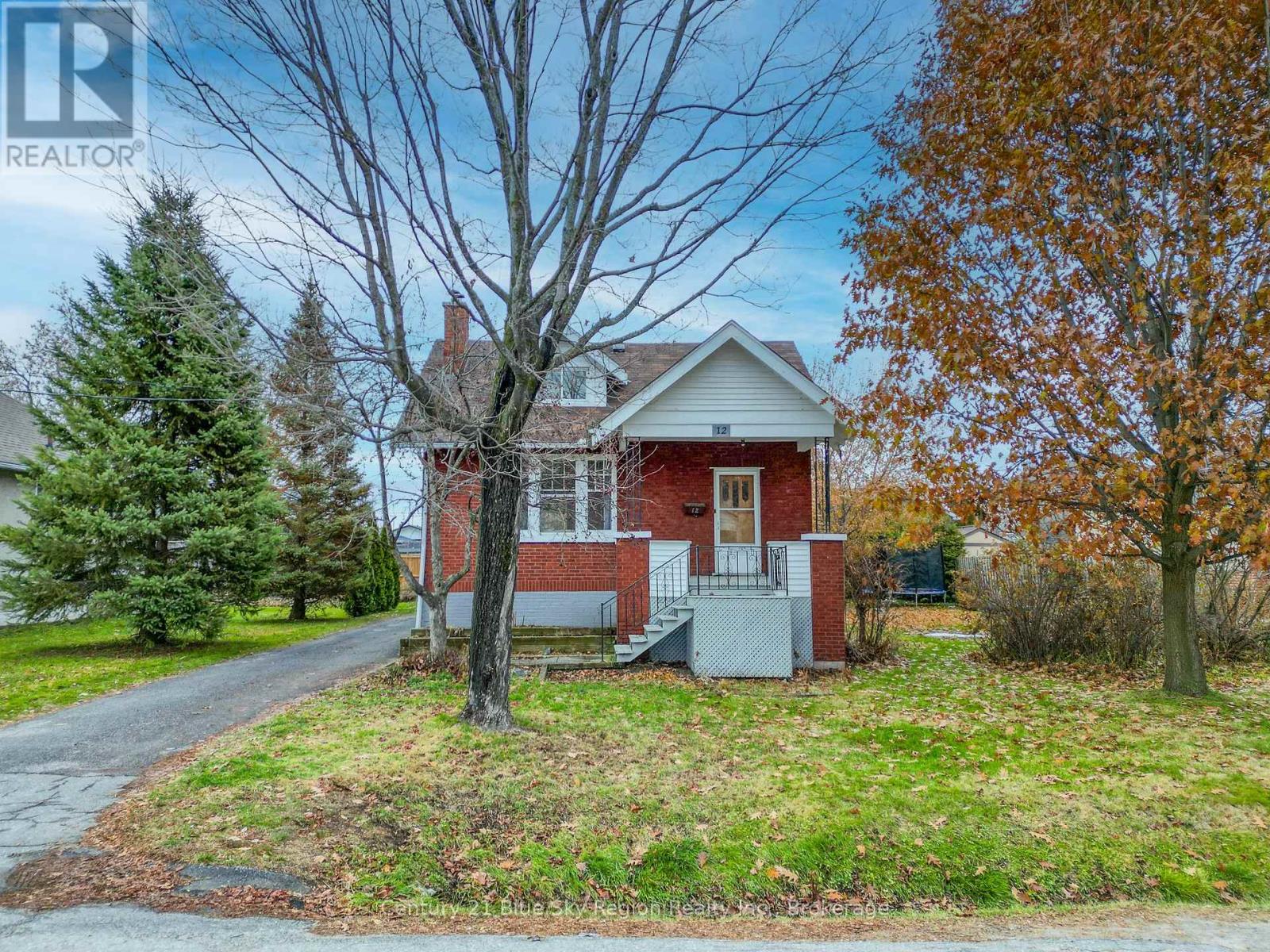 12 Rowe Avenue, North Bay, Ontario  P1A 1W9 - Photo 2 - X12594846