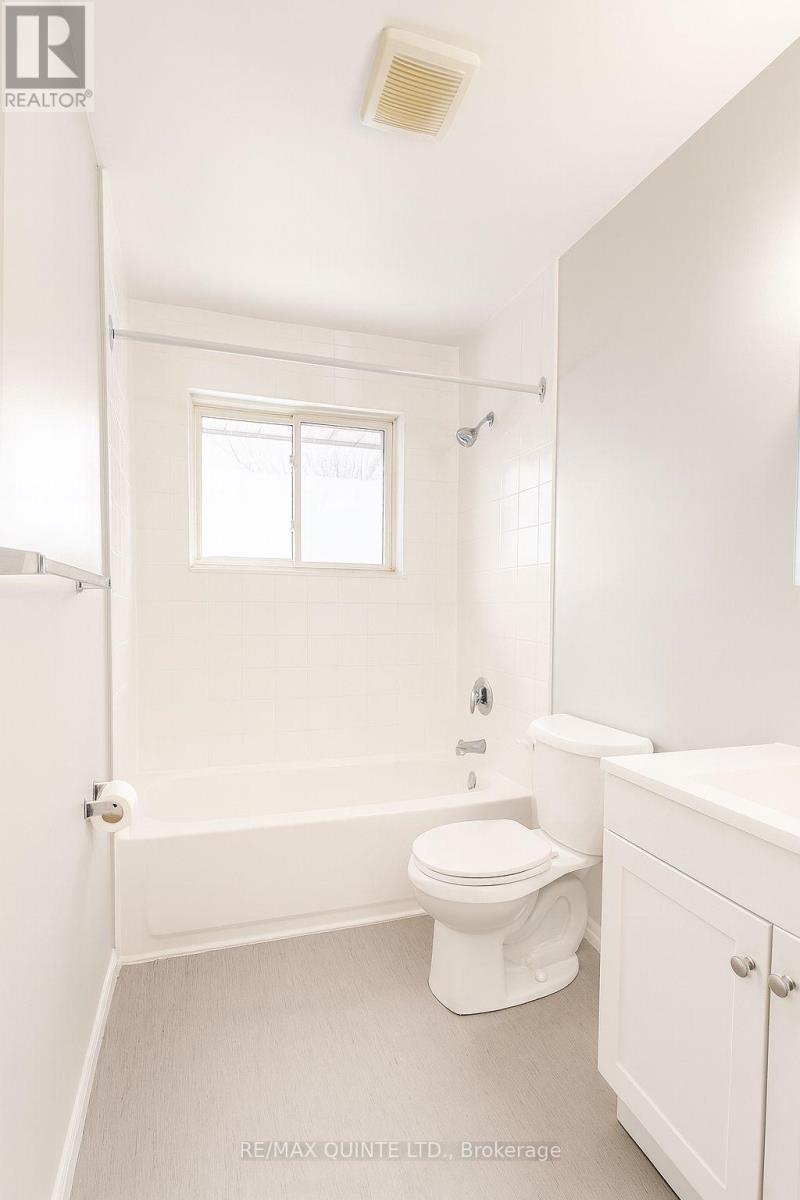 25 Union Street, Belleville, Ontario  K8P 2B5 - Photo 9 - X12594870