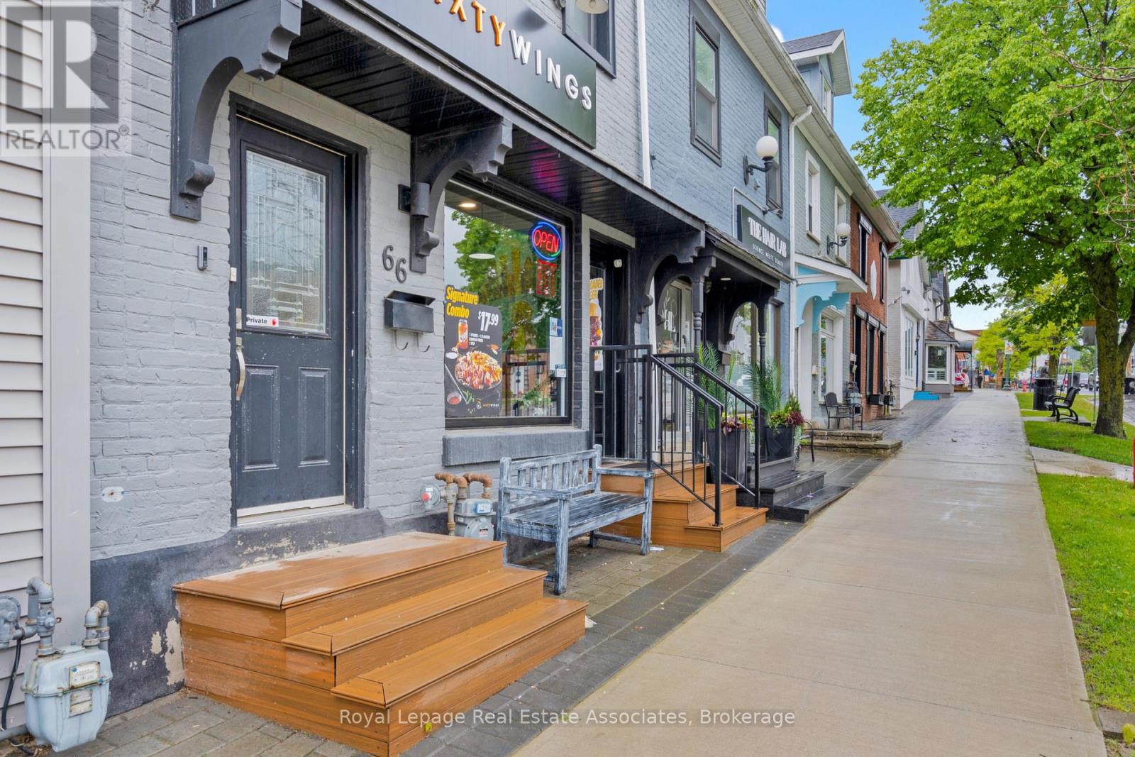 Upper - 66 Broadway Avenue, Orangeville, Ontario L9W 1J9 - Photo 4 - W12547410