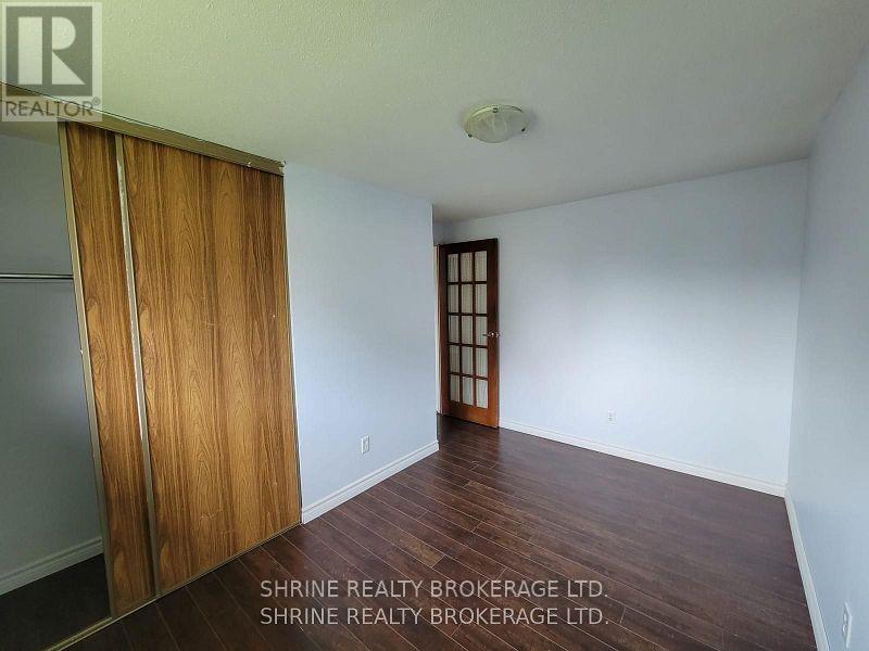 5 Caprice Crescent, London East, Ontario  N5V 3L8 - Photo 4 - X12594906