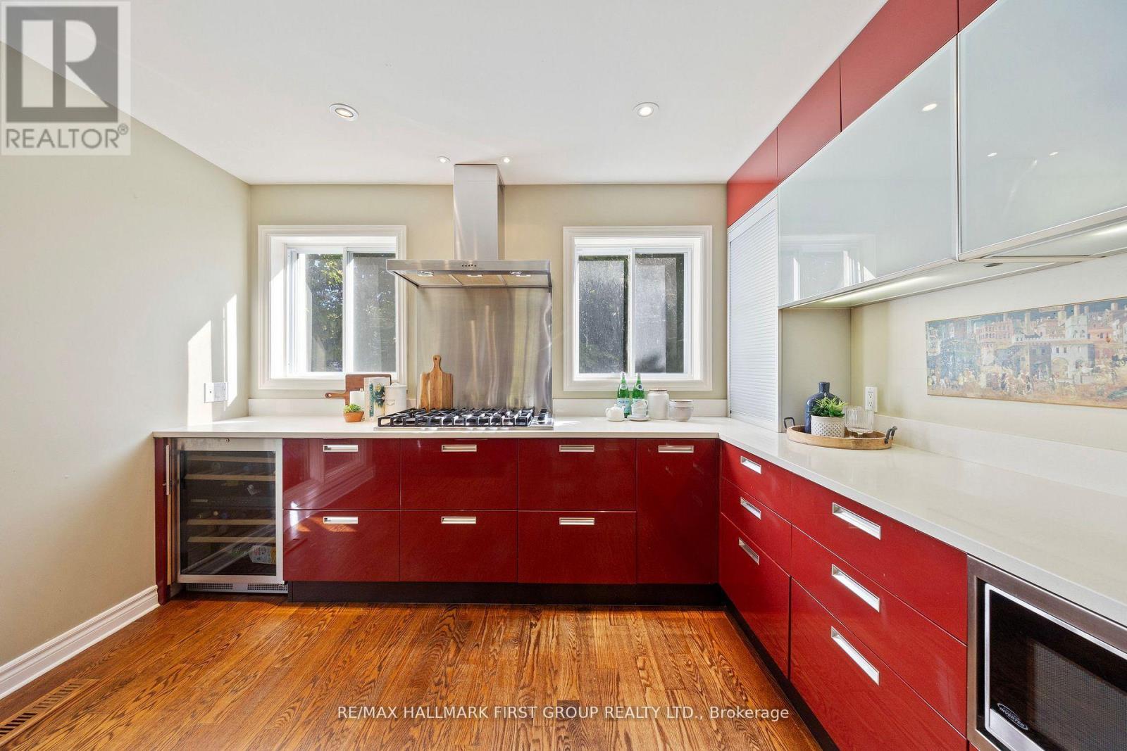 257 Roseland Crescent, Burlington, Ontario  L7N 1S4 - Photo 14 - W12594654